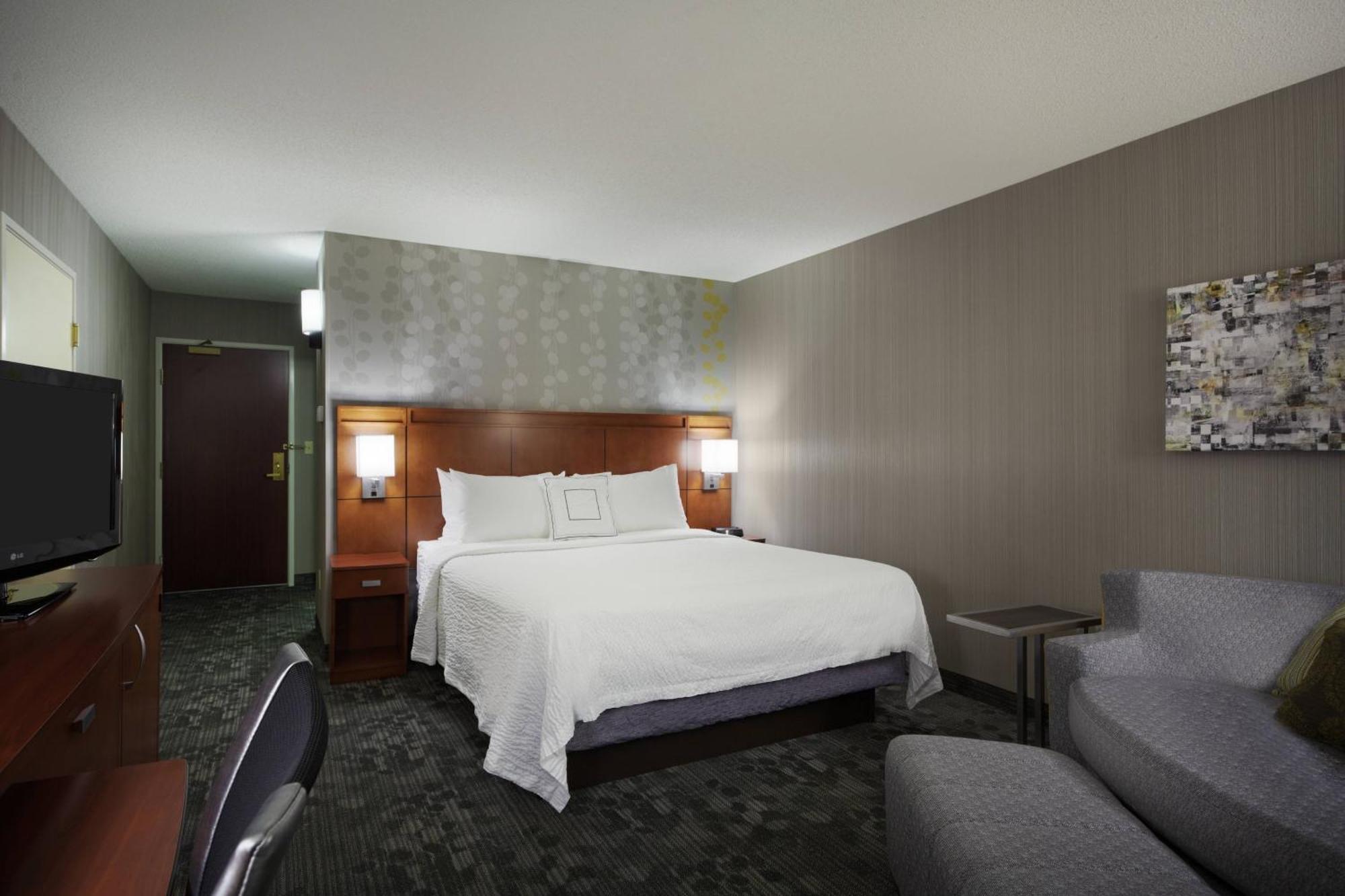 Courtyard Chicago St. Charles Ξενοδοχείο Saint Charles Εξωτερικό φωτογραφία