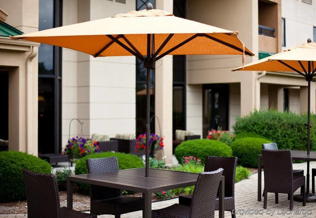 Courtyard Chicago St. Charles Ξενοδοχείο Saint Charles Εξωτερικό φωτογραφία